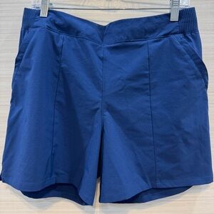 Columbia PFG Women's Navy lightweight Athletic Shorts Size Medium